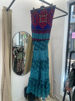 Vestido indio palabra de honor con nido de abeja en la espalda