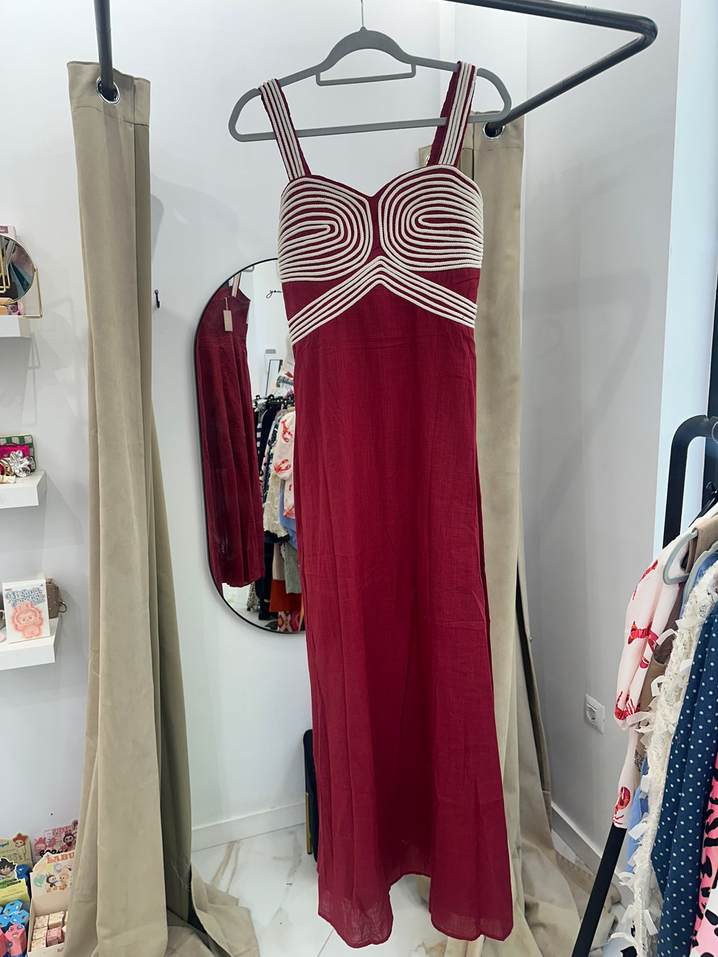 Vestido largo con escote trenzado – estilo boho chic