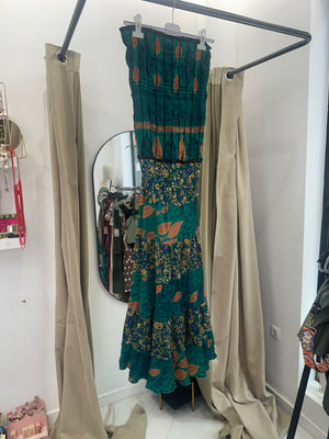Vestido indio palabra de honor con nido de abeja en la espalda