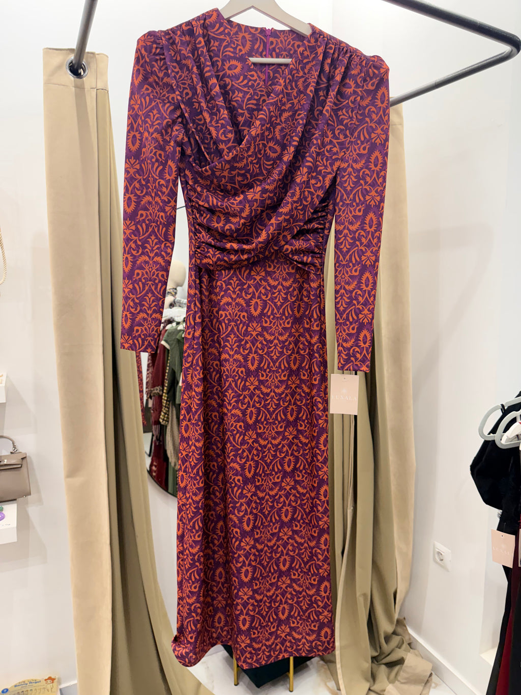 Vestido estampado morado con drapeado | Luxala Shop