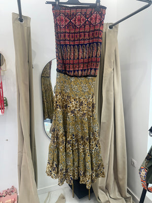 Vestido indio palabra de honor con nido de abeja en la espalda