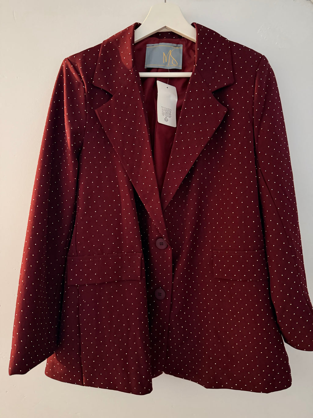 Americana Burdeos con Brillos – Elegancia Atemporal