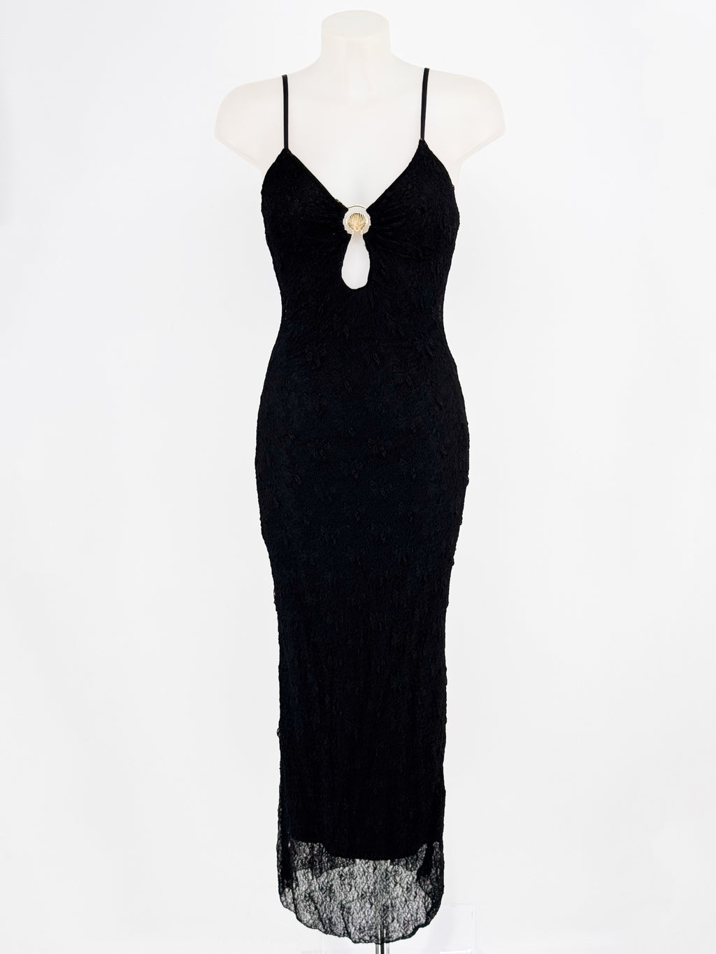 Vestido largo negro con encaje y detalle central