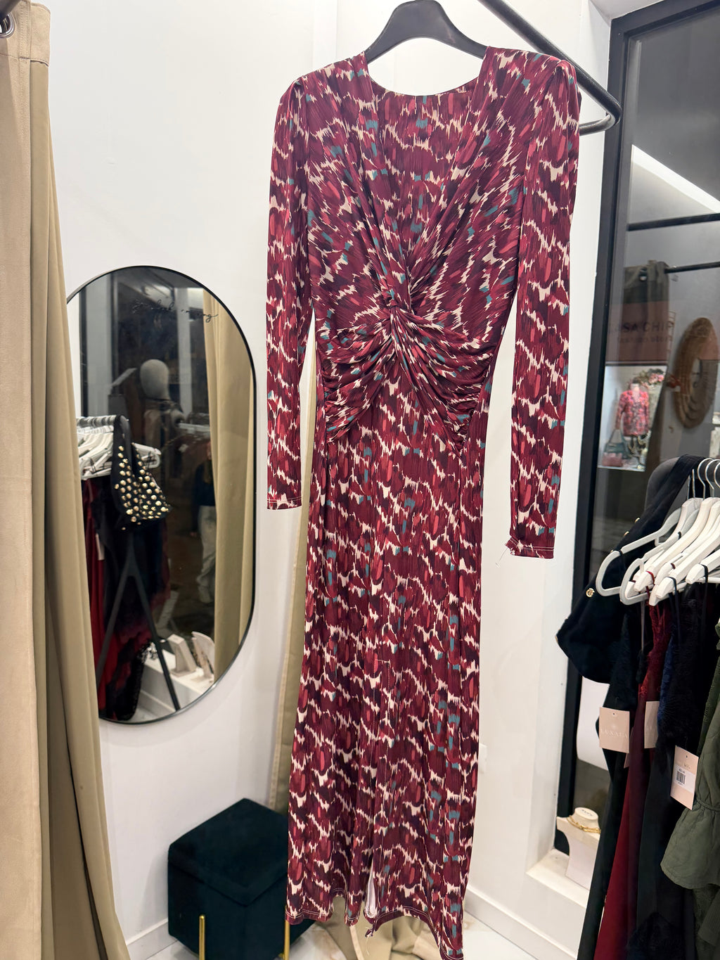 Vestido invitada estampado burdeos con nudo delantero | Luxala Shop