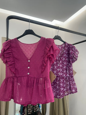 Blusa volantes romántica – Disponible en fucsia y estampado floral