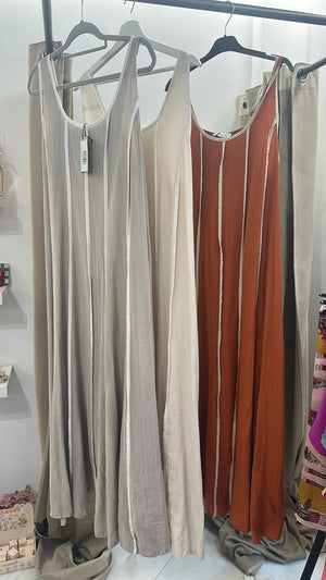Vestido Largocon Rayas Verticales