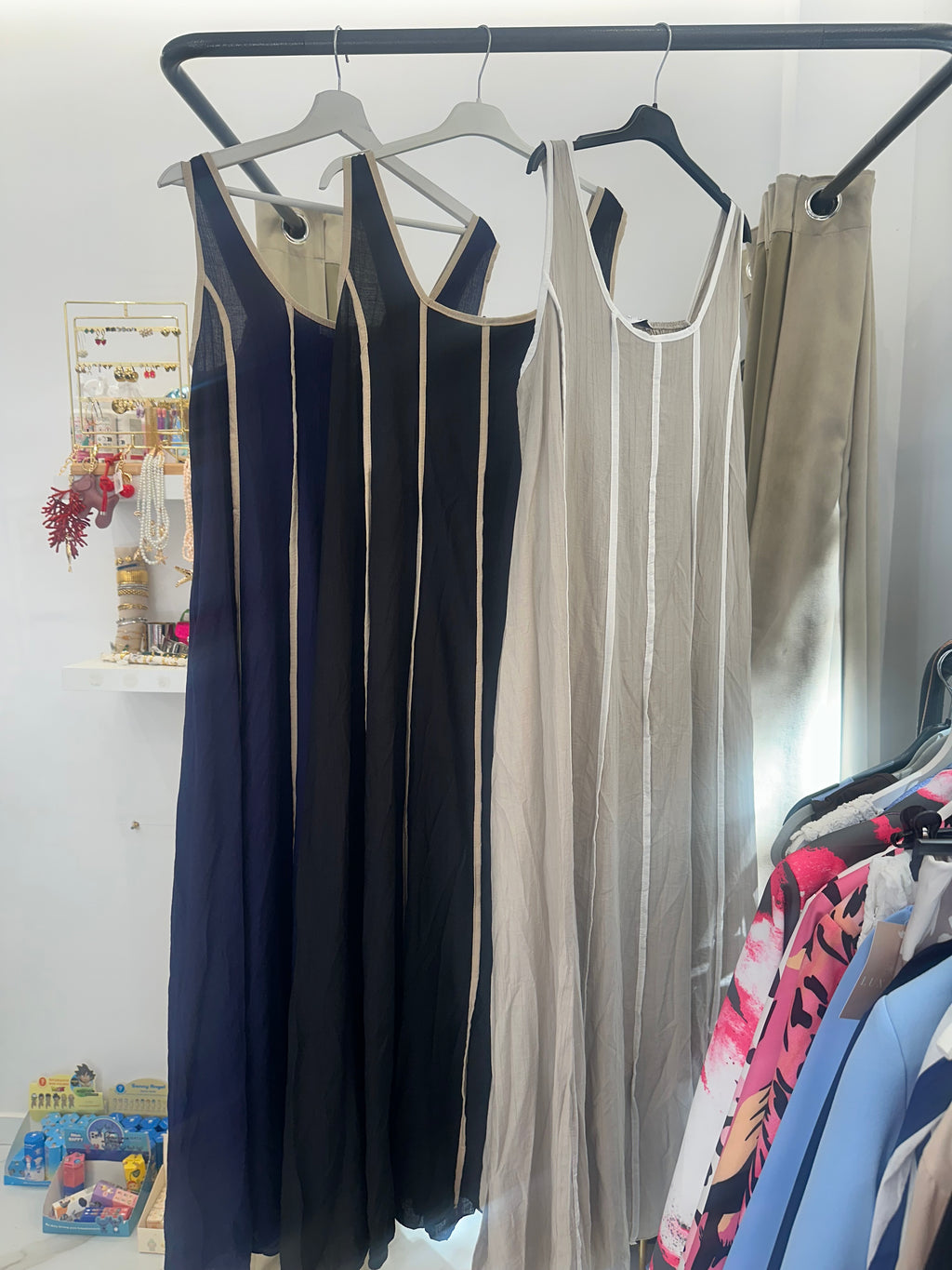 Vestido Largocon Rayas Verticales
