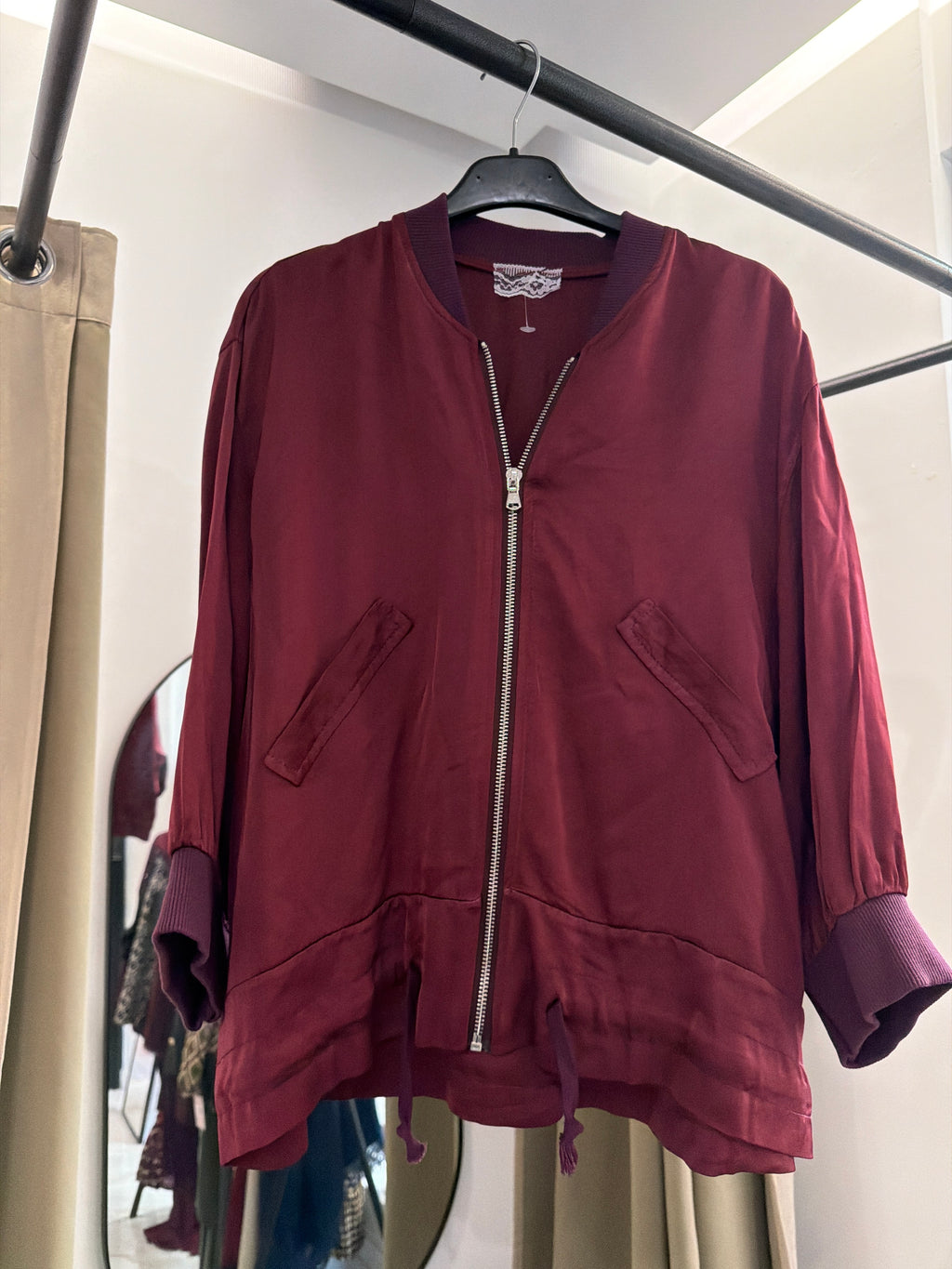 Bomber Fluida con Cremallera y Puños de Punto