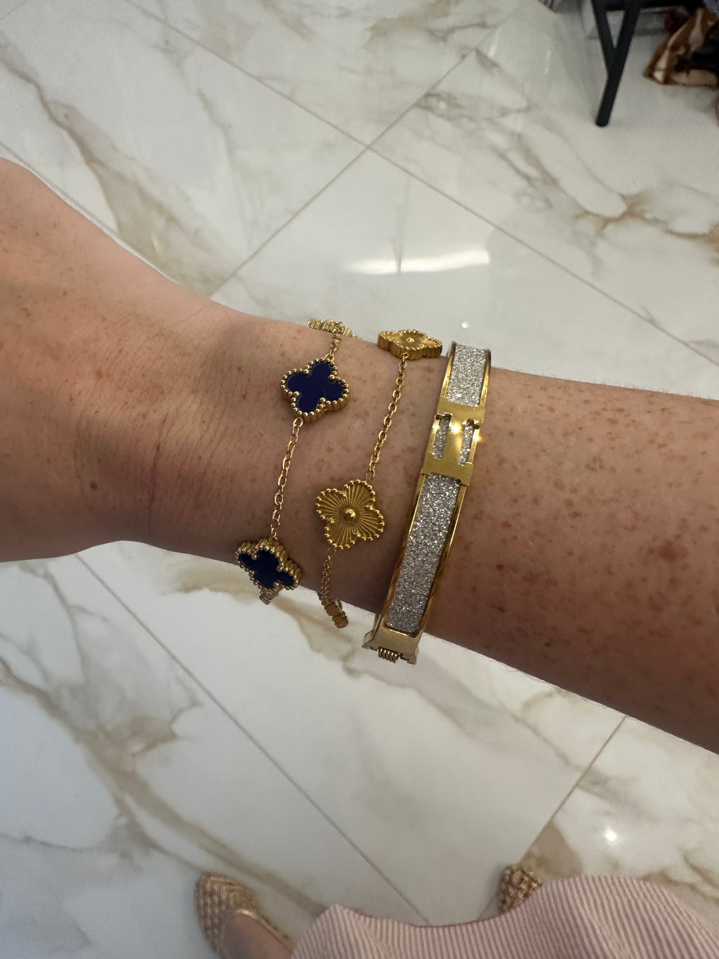 Pulseras de acero tréboles