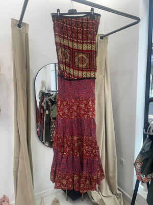 Vestido indio palabra de honor con nido de abeja en la espalda