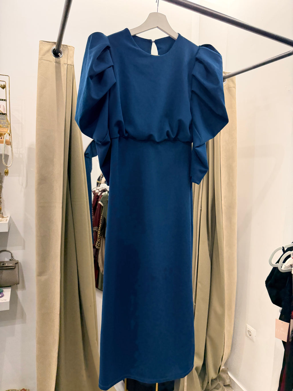 Vestido invitada con mangas abullonadas | Luxala Shop