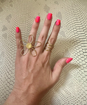  Anillo dorado flor y duna - LUXALA | Ropa y bisutería para mujer