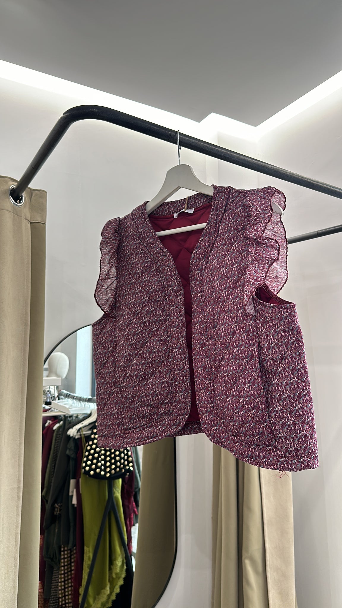 Chaleco acolchado con volante | Luxala Shop