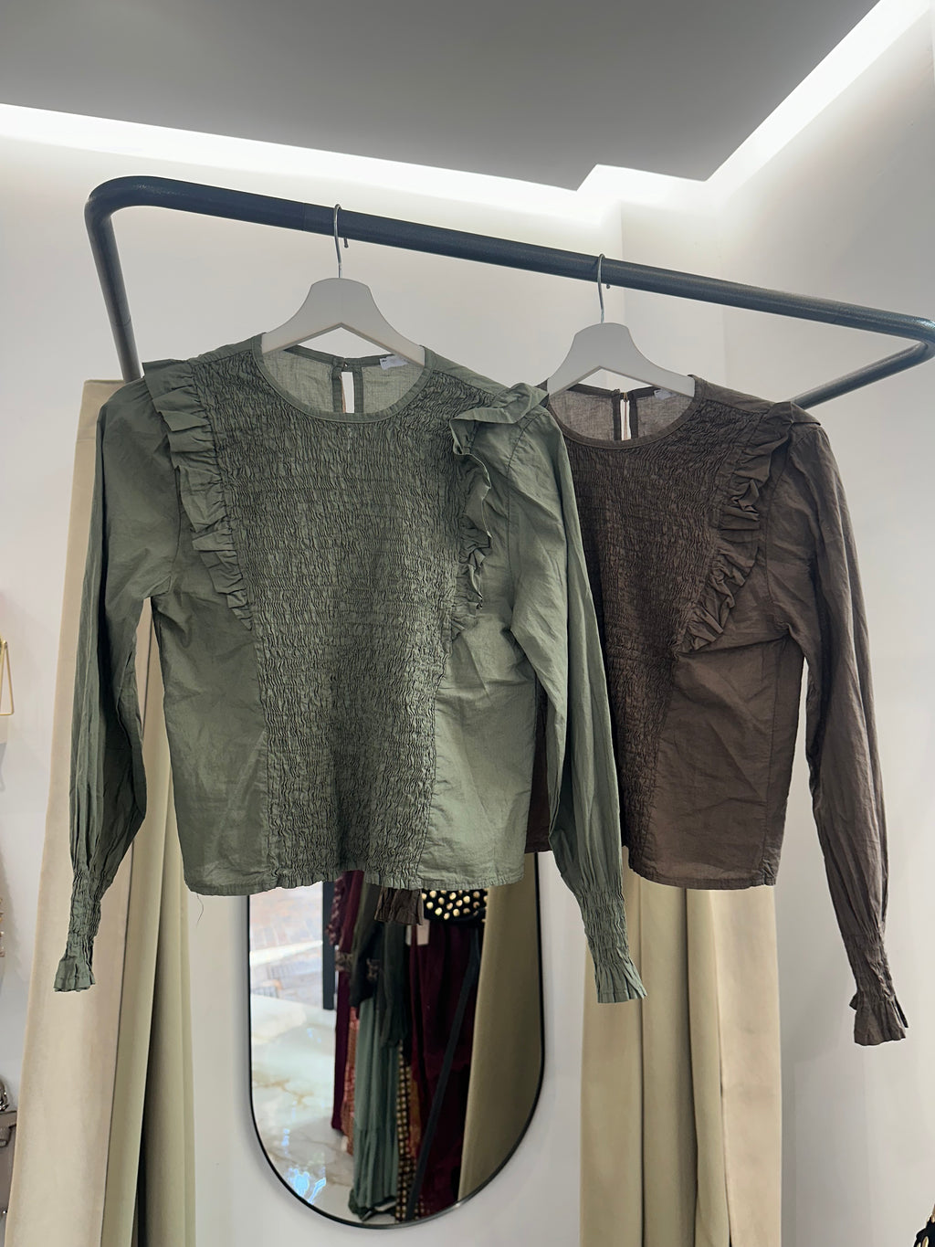 Blusa fruncida con volantes | Luxala Shop