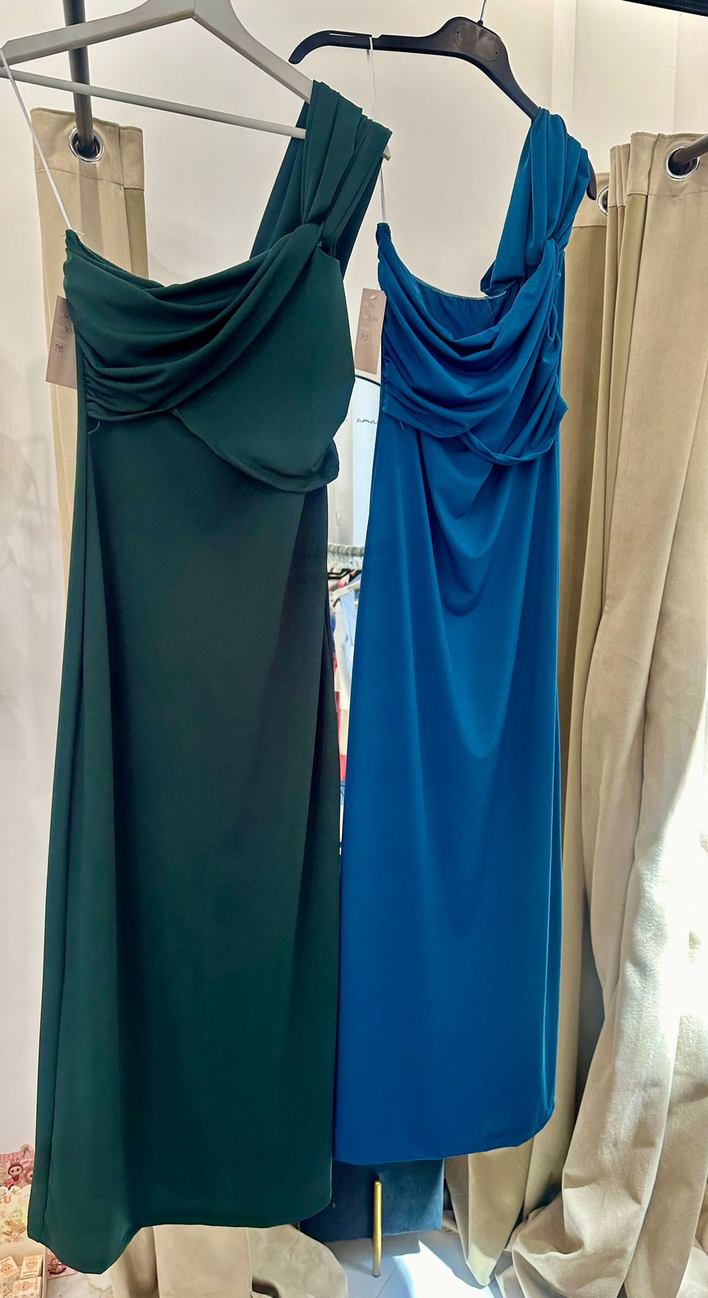 VESTIDO ASIMÉTRICO DOBLE