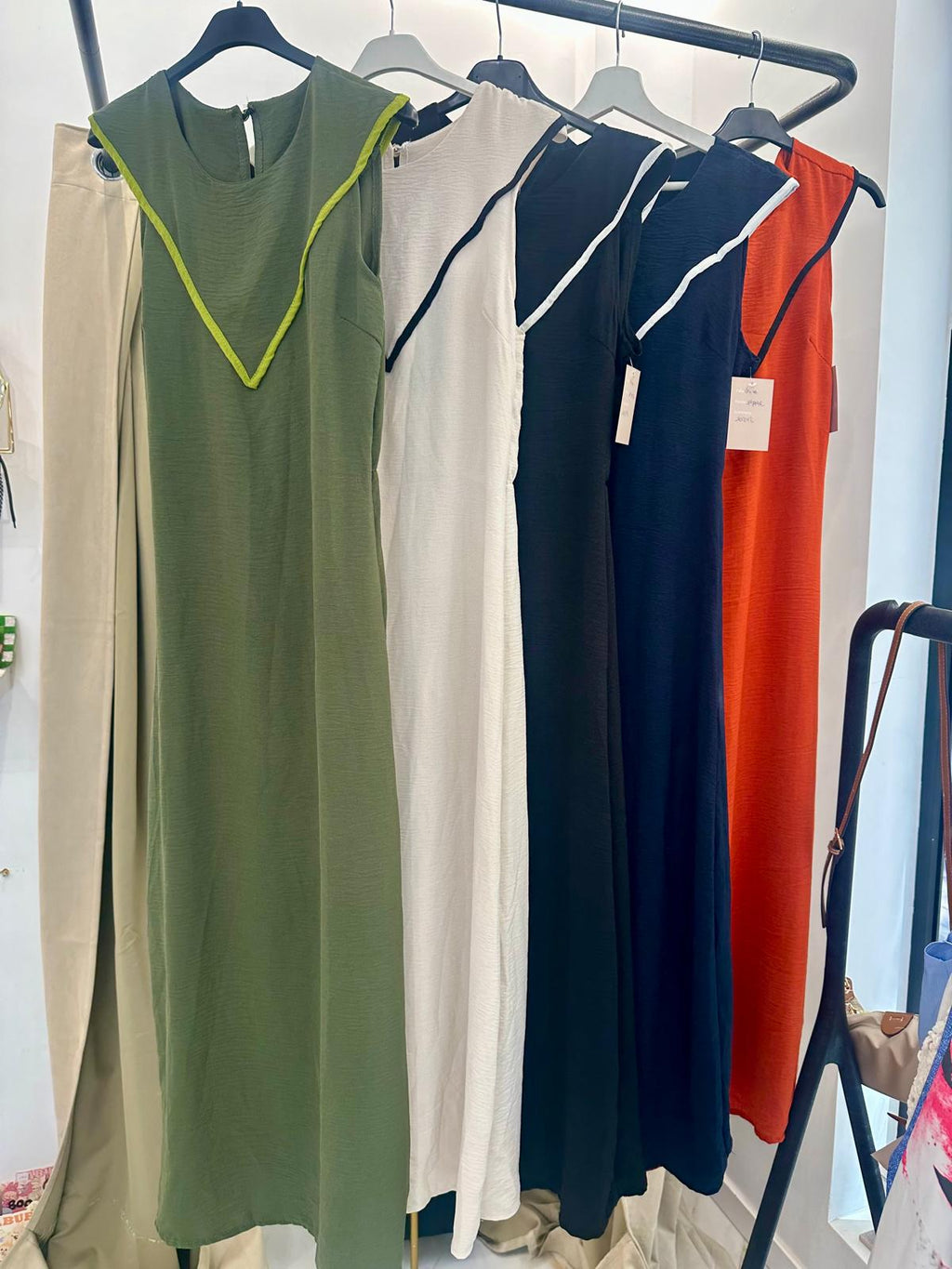 VESTIDO PICO