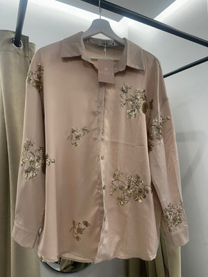 Camisa satinada champagne con bordados dorados – Talla M/L